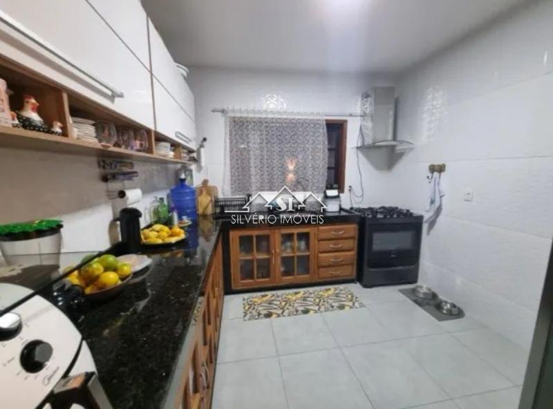 Casa à venda com 3 quartos, 620m² - Foto 9