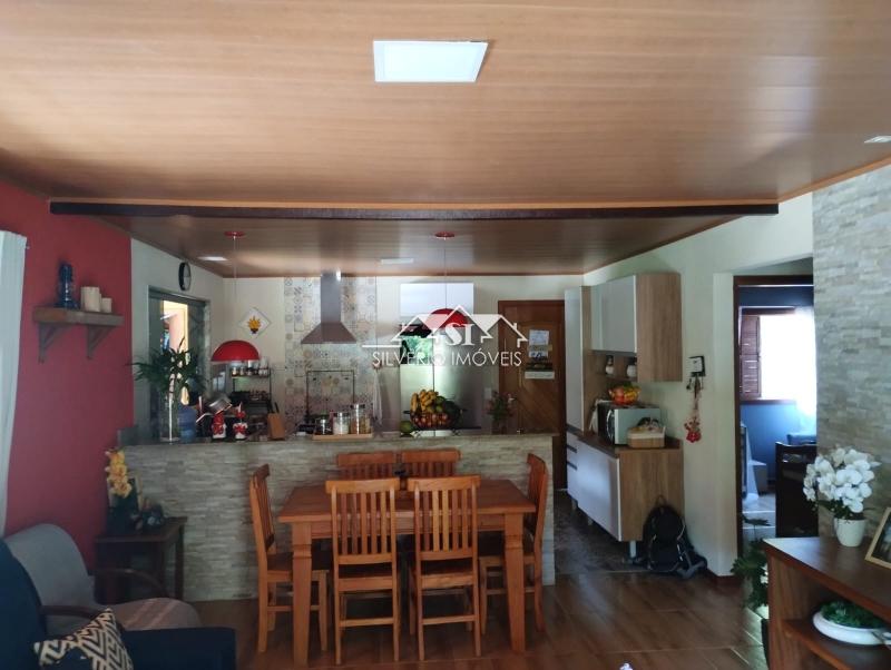 Casa à venda com 2 quartos, 130m² - Foto 13