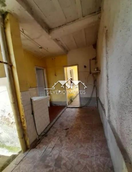 Casa à venda com 6 quartos, 250m² - Foto 10