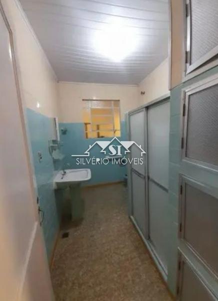 Casa à venda com 6 quartos, 250m² - Foto 11