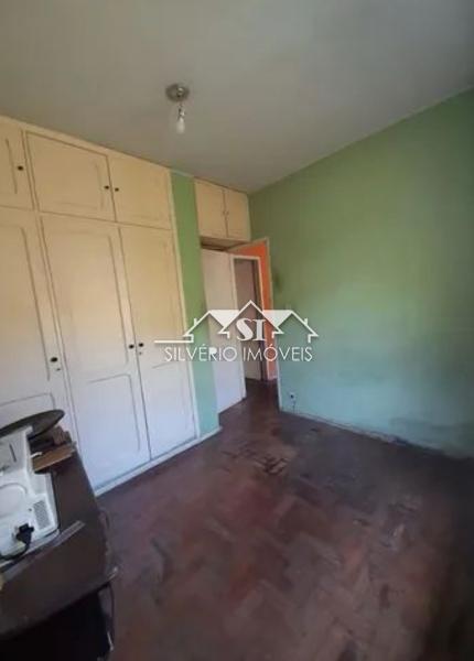 Casa à venda com 6 quartos, 250m² - Foto 12