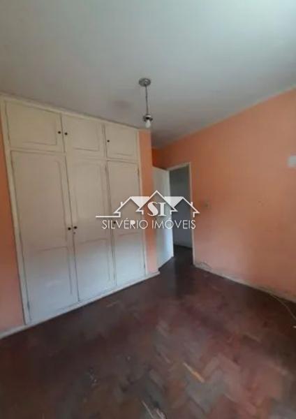 Casa à venda com 6 quartos, 250m² - Foto 13