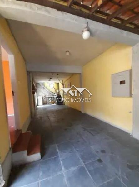 Casa à venda com 6 quartos, 250m² - Foto 18