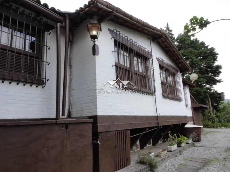 Casa à venda com 9 quartos, 500m² - Foto 3