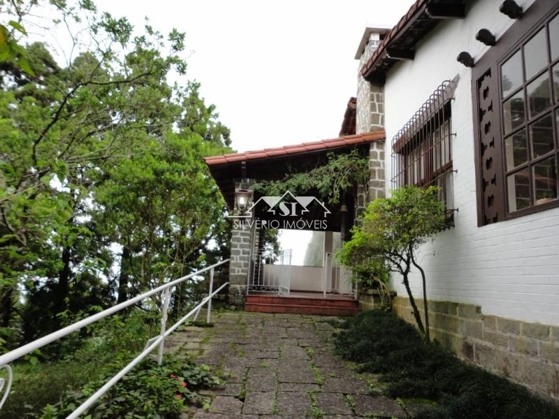 Casa à venda com 9 quartos, 500m² - Foto 4