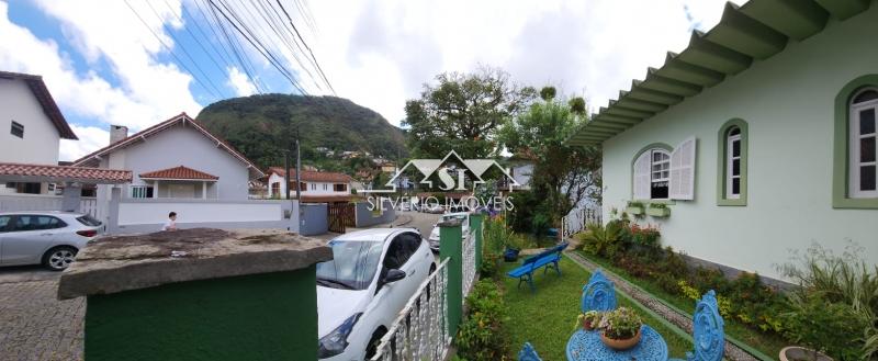 Casa à venda com 3 quartos, 114m² - Foto 2