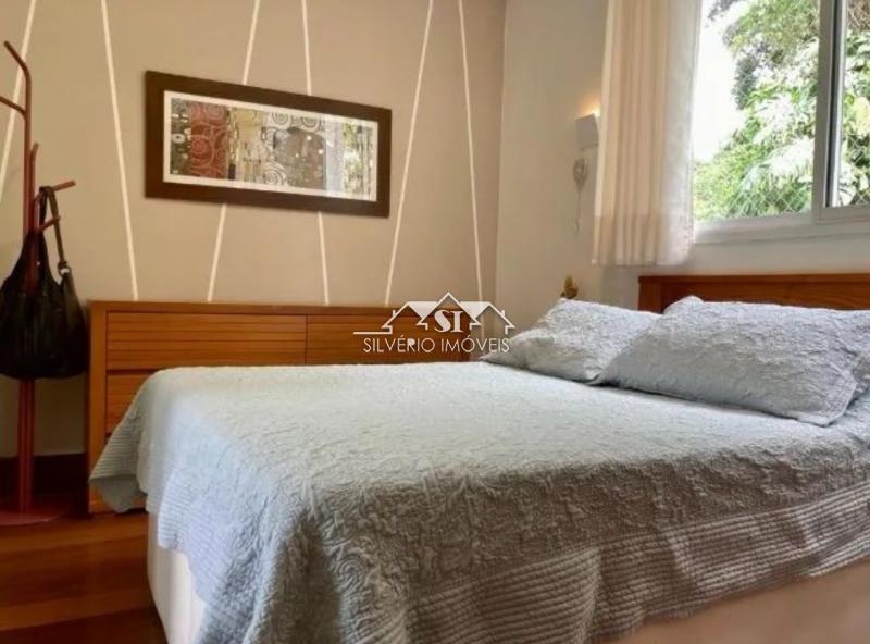 Casa à venda com 2 quartos, 150m² - Foto 2
