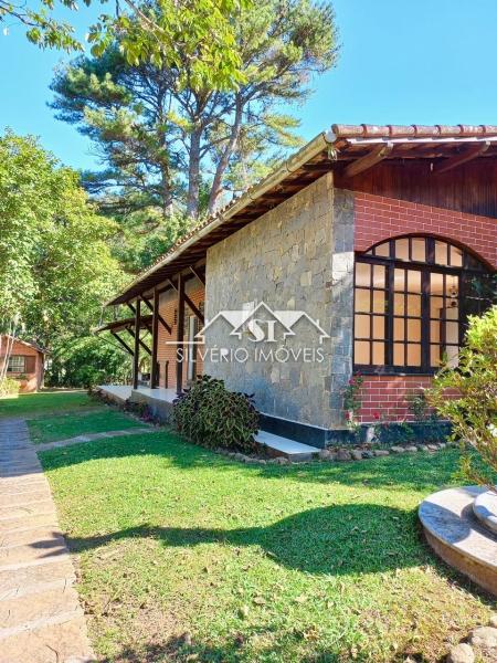 Casa à venda e aluguel com 3 quartos, 153m² - Foto 1