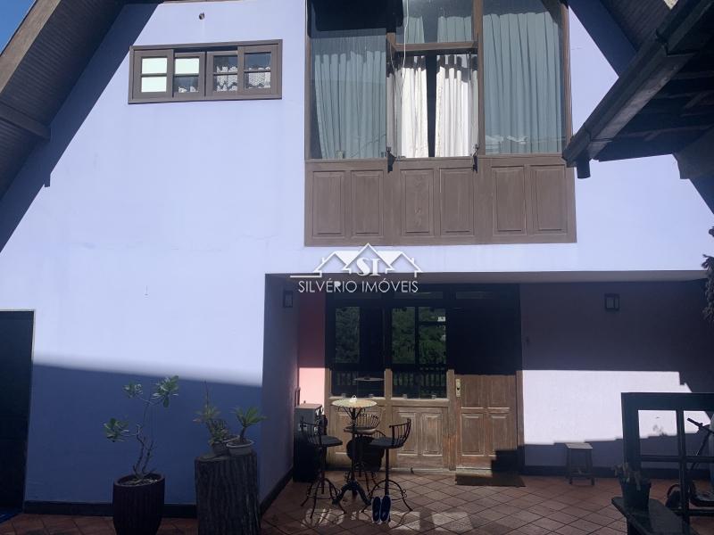 Casa à venda com 4 quartos, 270m² - Foto 2