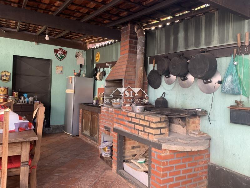 Casa à venda com 4 quartos, 270m² - Foto 4