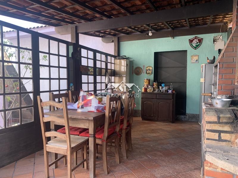 Casa à venda com 4 quartos, 270m² - Foto 5