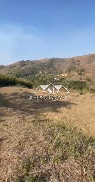 Sítio à venda com 2 quartos, 100m² - Foto 3