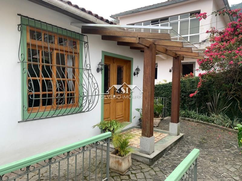 Casa em Mosela - Petrópolis/RJ  - 4 Quartos