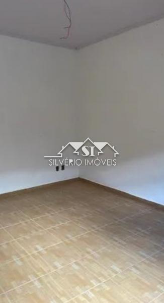 Casa à venda com 2 quartos, 70m² - Foto 5