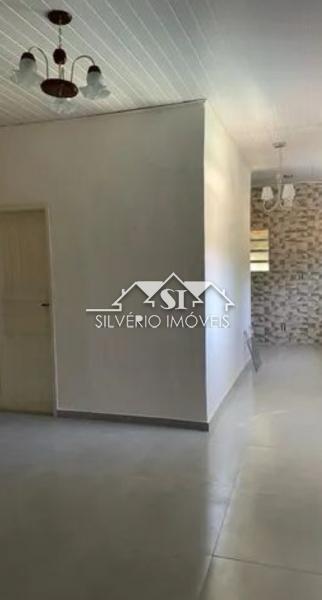 Casa à venda com 2 quartos, 70m² - Foto 7