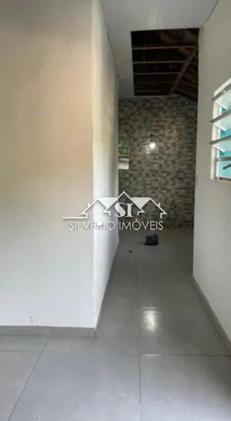 Casa à venda com 2 quartos, 70m² - Foto 12