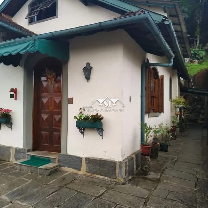 Casa em Baitallard - Petrópolis/RJ  - 3 Quartos