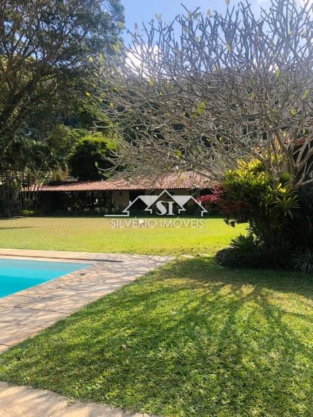 Casa à venda com 9 quartos, 650m² - Foto 8