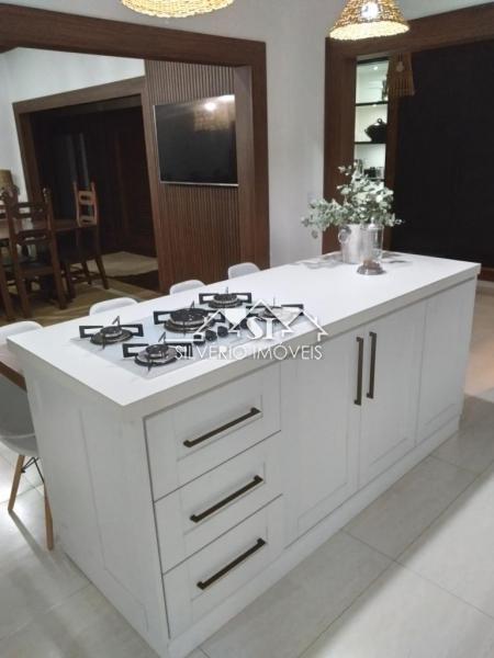 Casa à venda com 9 quartos, 650m² - Foto 16