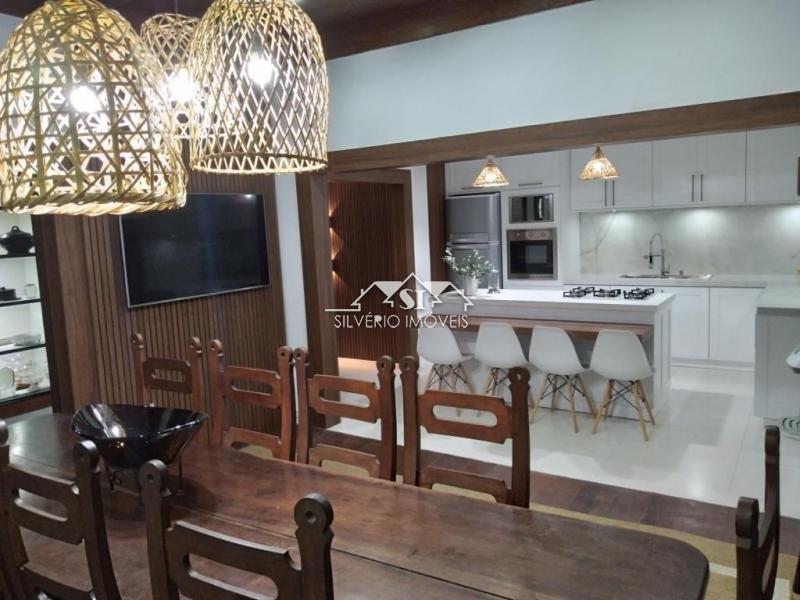 Casa à venda com 9 quartos, 650m² - Foto 17