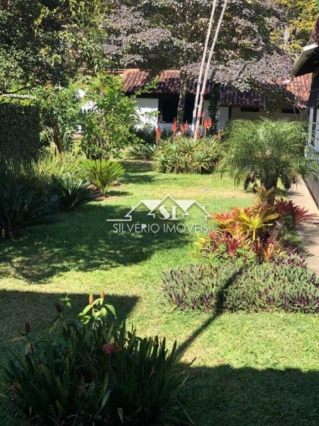Casa à venda com 9 quartos, 650m² - Foto 28