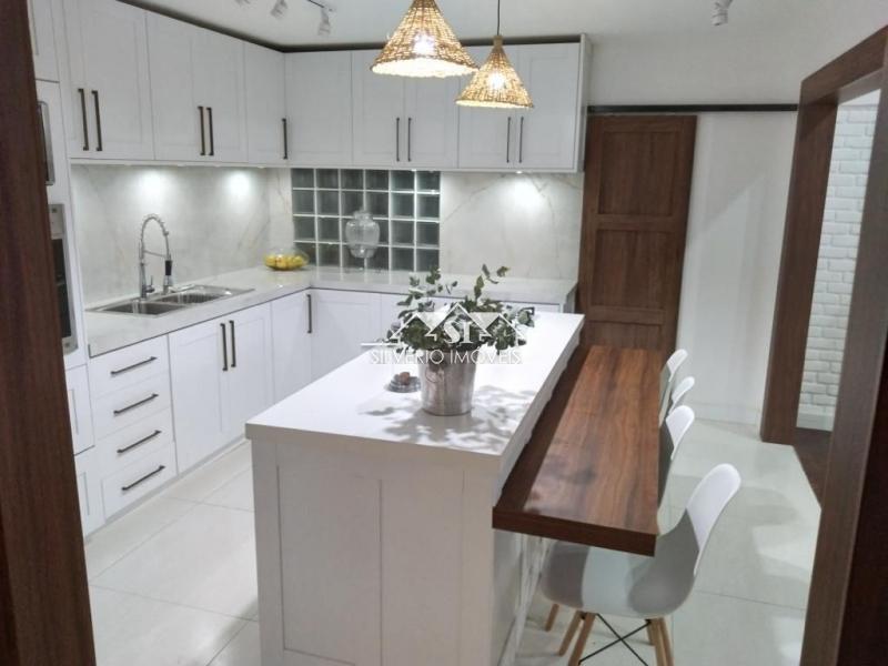 Casa à venda com 9 quartos, 650m² - Foto 14