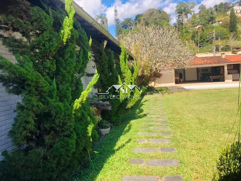 Casa à venda com 9 quartos, 650m² - Foto 31