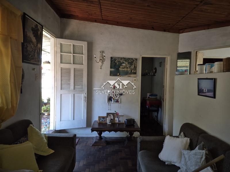 Casa à venda com 3 quartos, 70m² - Foto 1