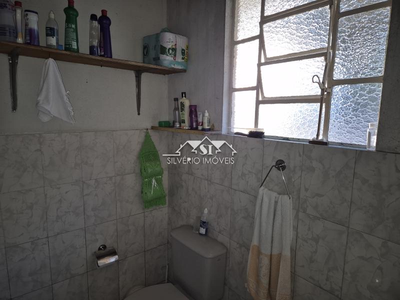 Casa à venda com 3 quartos, 70m² - Foto 2