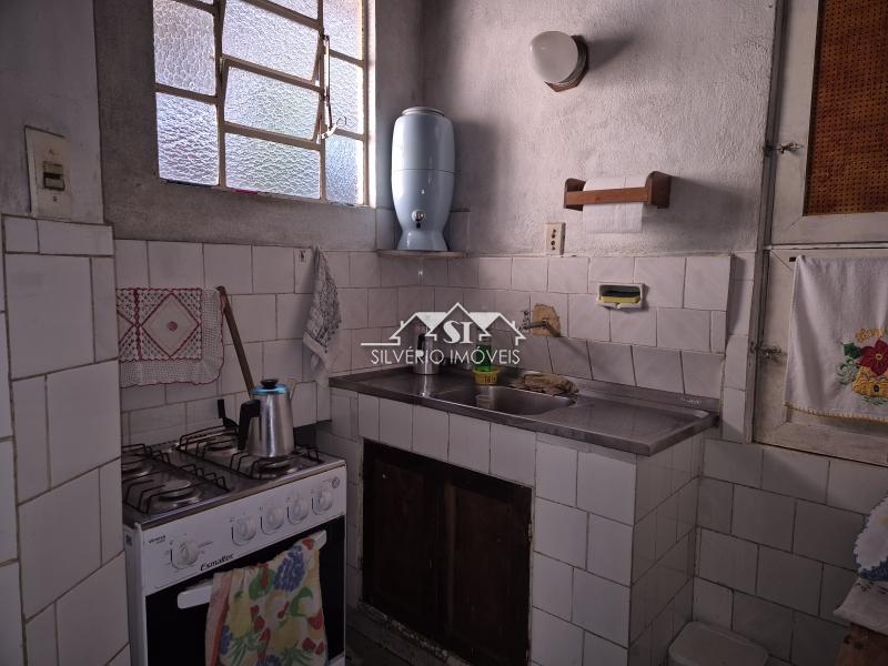 Casa à venda com 3 quartos, 70m² - Foto 3