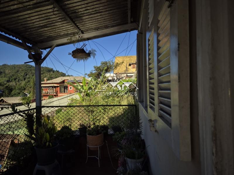 Casa à venda com 3 quartos, 70m² - Foto 11