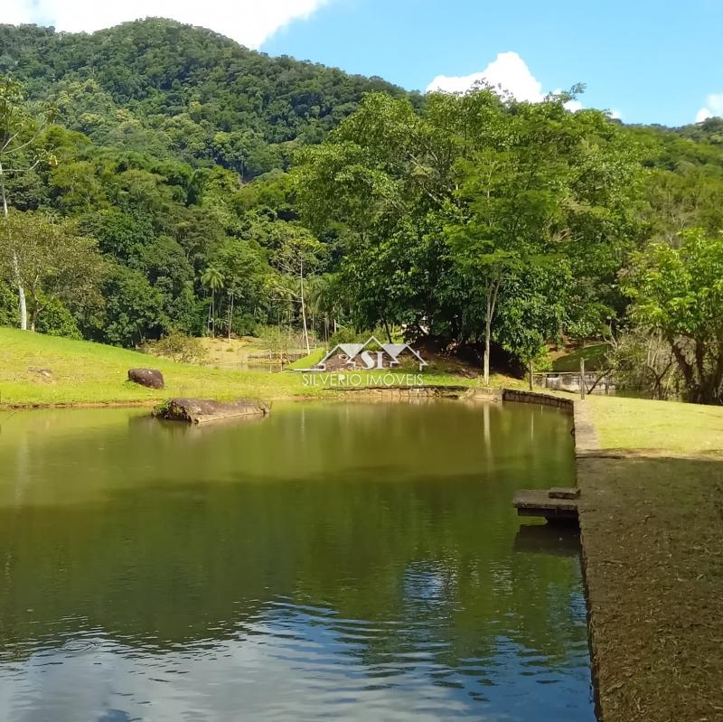 Fazenda à venda com 2 quartos, 856m² - Foto 13