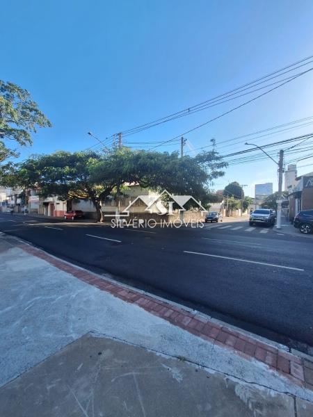 Casa à venda e aluguel com 8 quartos, 320m² - Foto 5