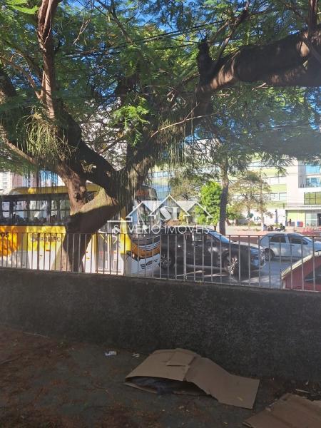 Casa à venda e aluguel com 8 quartos, 320m² - Foto 11