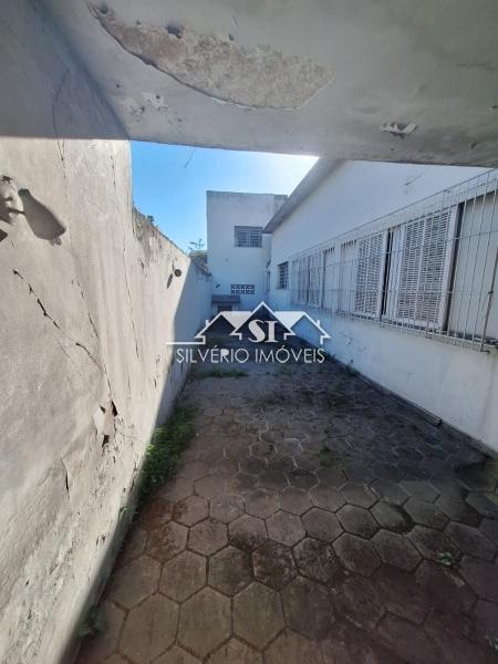 Casa à venda e aluguel com 8 quartos, 320m² - Foto 23