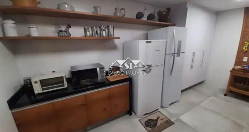 Casa à venda com 4 quartos, 300m² - Foto 7