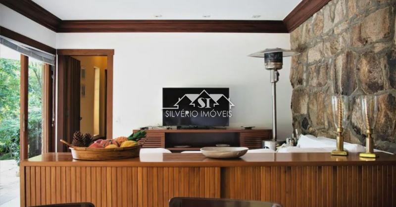 Casa à venda com 4 quartos, 300m² - Foto 14