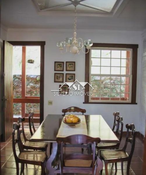 Casa à venda com 4 quartos, 300m² - Foto 18