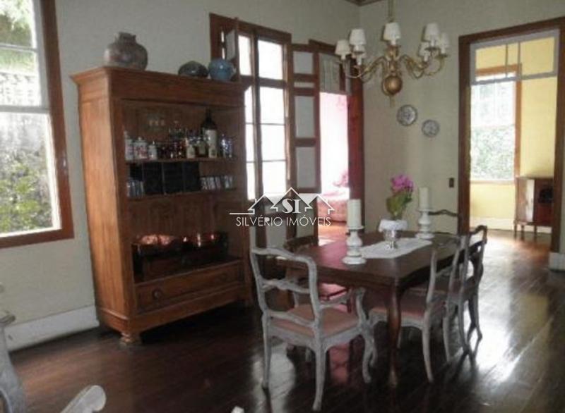 Casa à venda e aluguel com 6 quartos, 320m² - Foto 7
