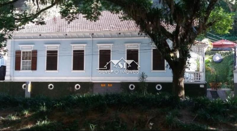 Casa à venda e aluguel com 6 quartos, 320m² - Foto 12