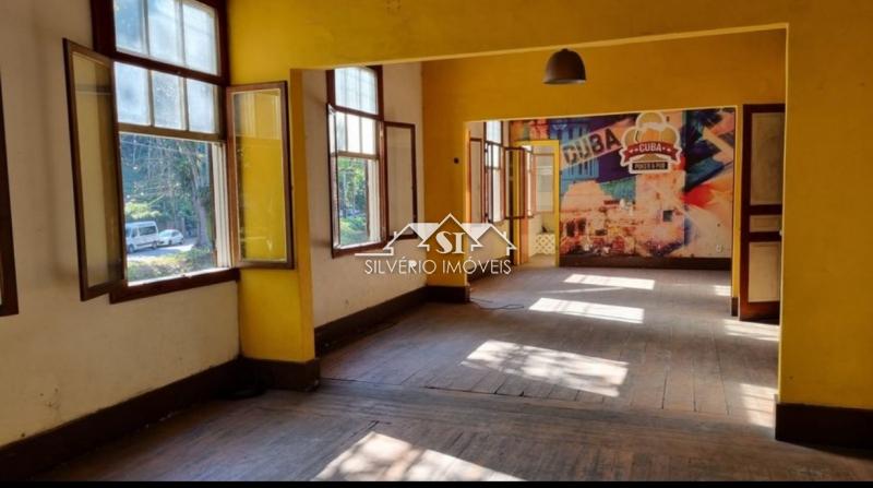 Casa à venda e aluguel com 6 quartos, 320m² - Foto 23