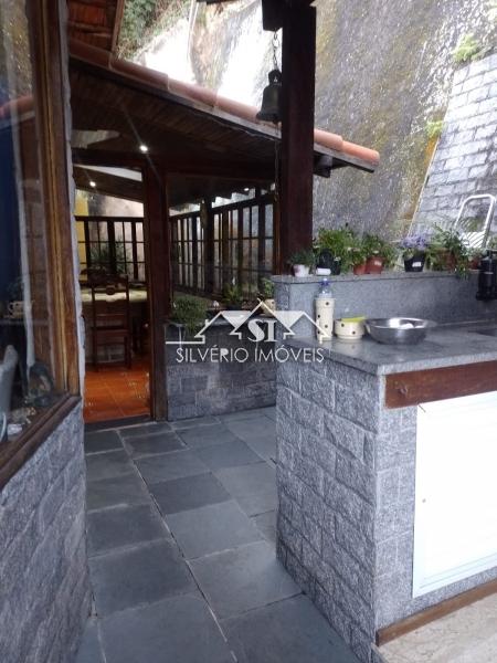 Casa à venda com 5 quartos, 340m² - Foto 29