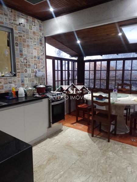 Casa à venda com 5 quartos, 340m² - Foto 34