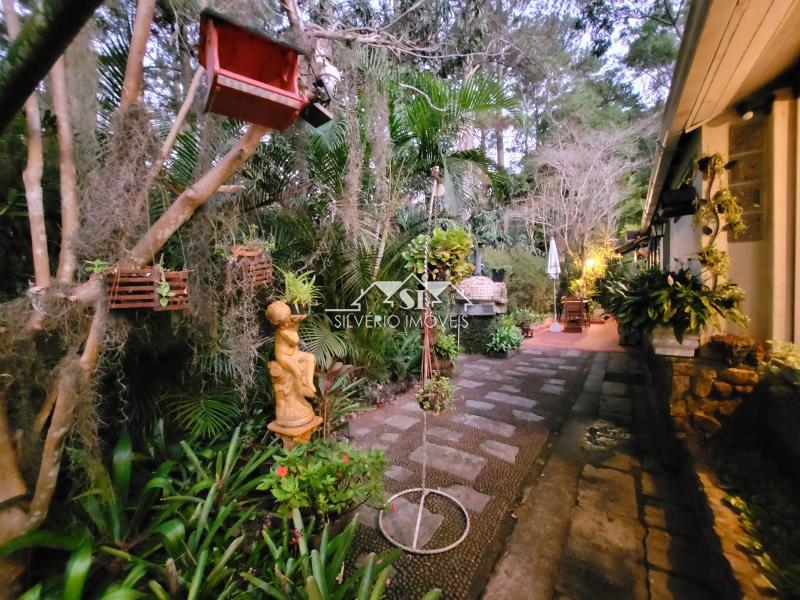 Casa à venda com 6 quartos, 350m² - Foto 7