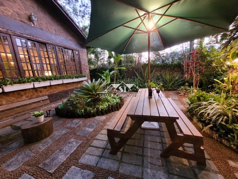 Casa à venda com 6 quartos, 350m² - Foto 8