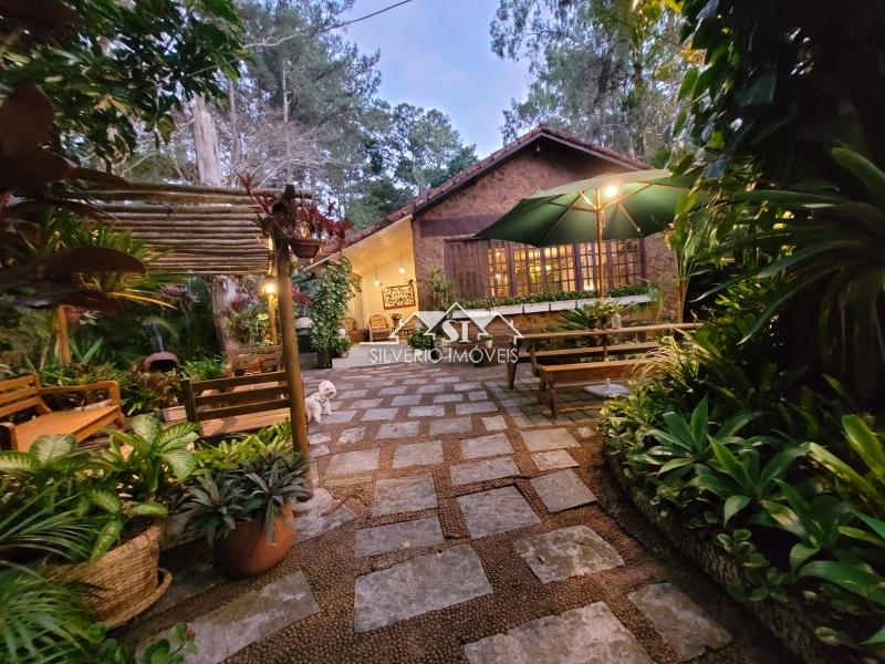 Casa à venda com 6 quartos, 350m² - Foto 3