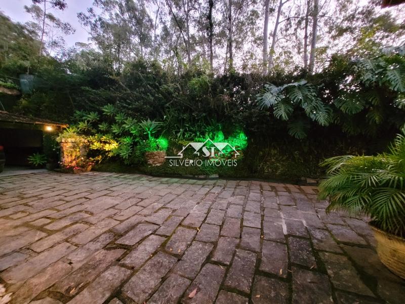 Casa à venda com 6 quartos, 350m² - Foto 14