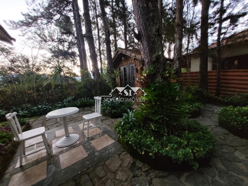 Casa à venda com 6 quartos, 350m² - Foto 15