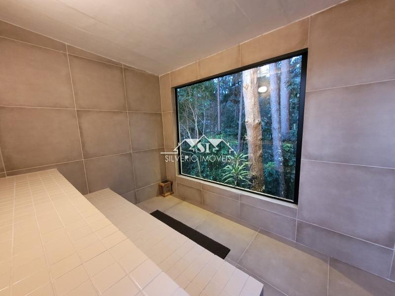 Casa à venda com 6 quartos, 350m² - Foto 23