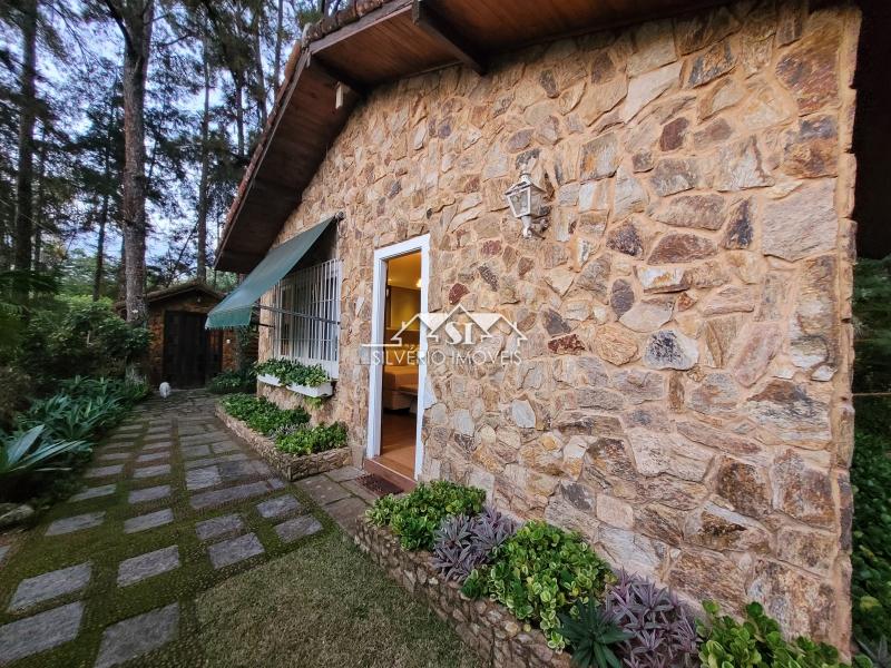 Casa à venda com 6 quartos, 350m² - Foto 27